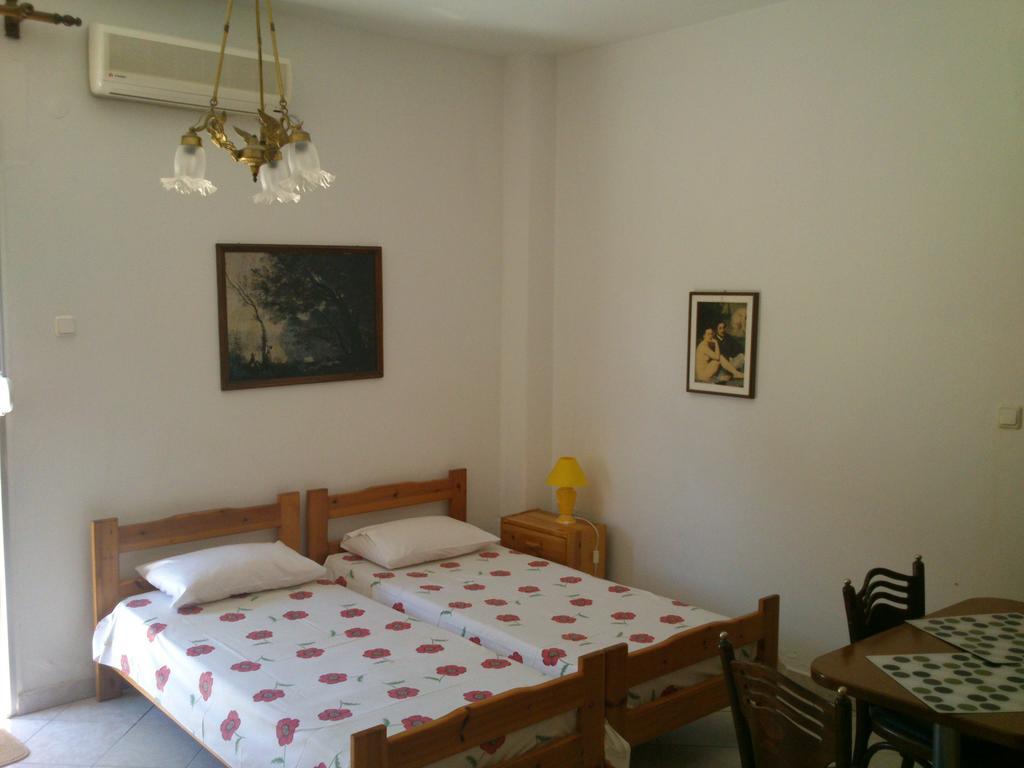 Gkoloi Studios & Apartments Kalyves Polygyrou Rum bild
